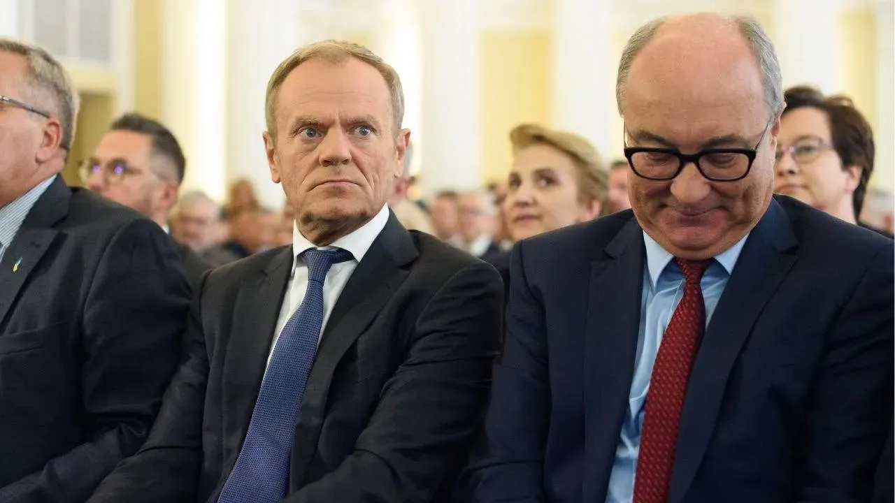 Łapówki, mataczenie i unijne miliony. Wniosek o areszt posła KO utknął u Czarzastego
