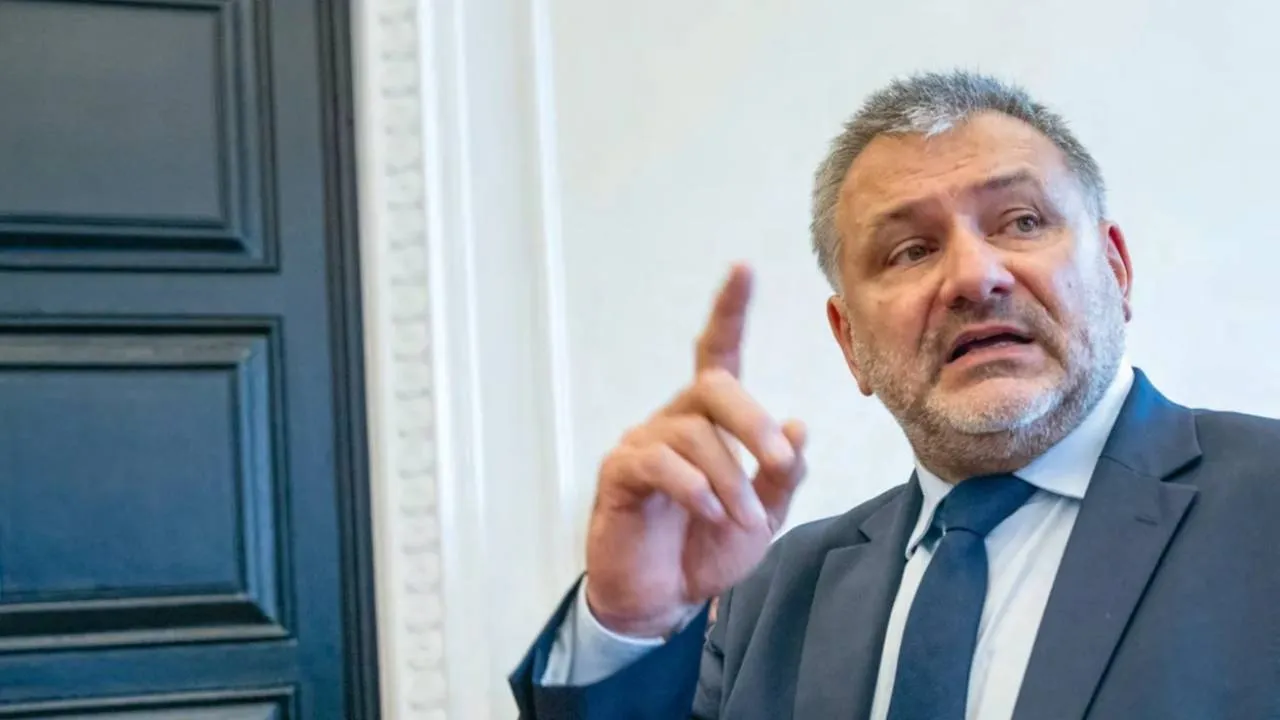 "Gazeta Polska": Nawet gdy była żona domaga się pieniędzy... Żurek używa prokuratury do prywaty