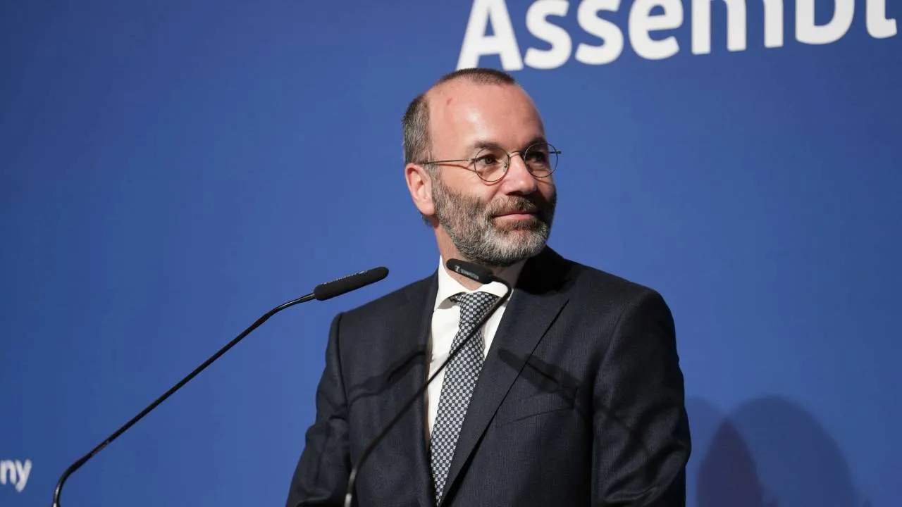 Węgry były karane przez UE za politykę migracyjną. Teraz pojawił się... Weber. "Zaoferował pomoc"