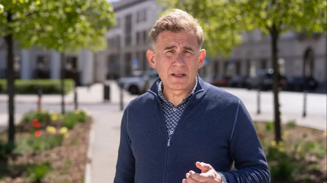 Korzeniowski odchodzi z resortu sportu... do PKOl? O jego zarobkach pisała "Gazeta Polska"