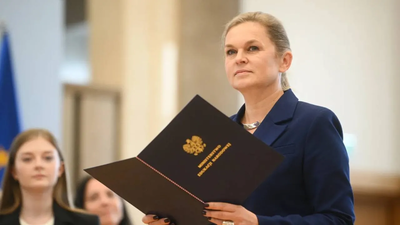 Minister od deformy edukacji. Nowacka z każdym rokiem szkolnym coraz bardziej szkodzi polskiej oświacie