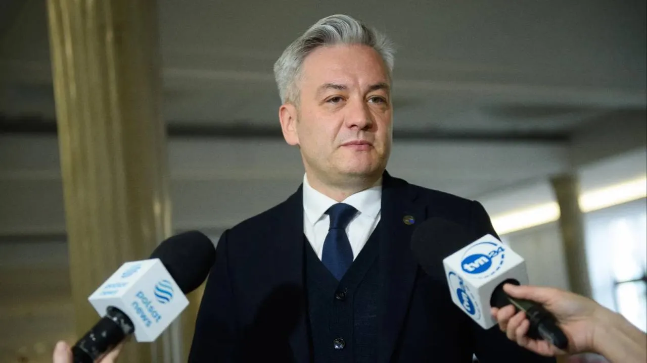 Biedroń zapytany o sprawę Piesiewicza. "Jest pokusa, żeby potorturować trochę..." [WIDEO]