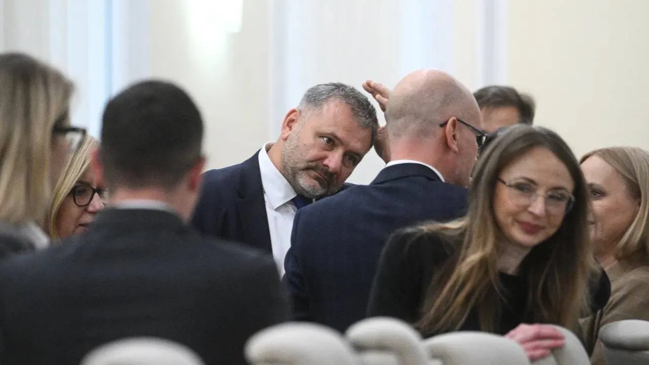 Żurek wsadził Tuska na minę? Opozycja cytuje jeden przepis. "On tego panu nie wybaczy"