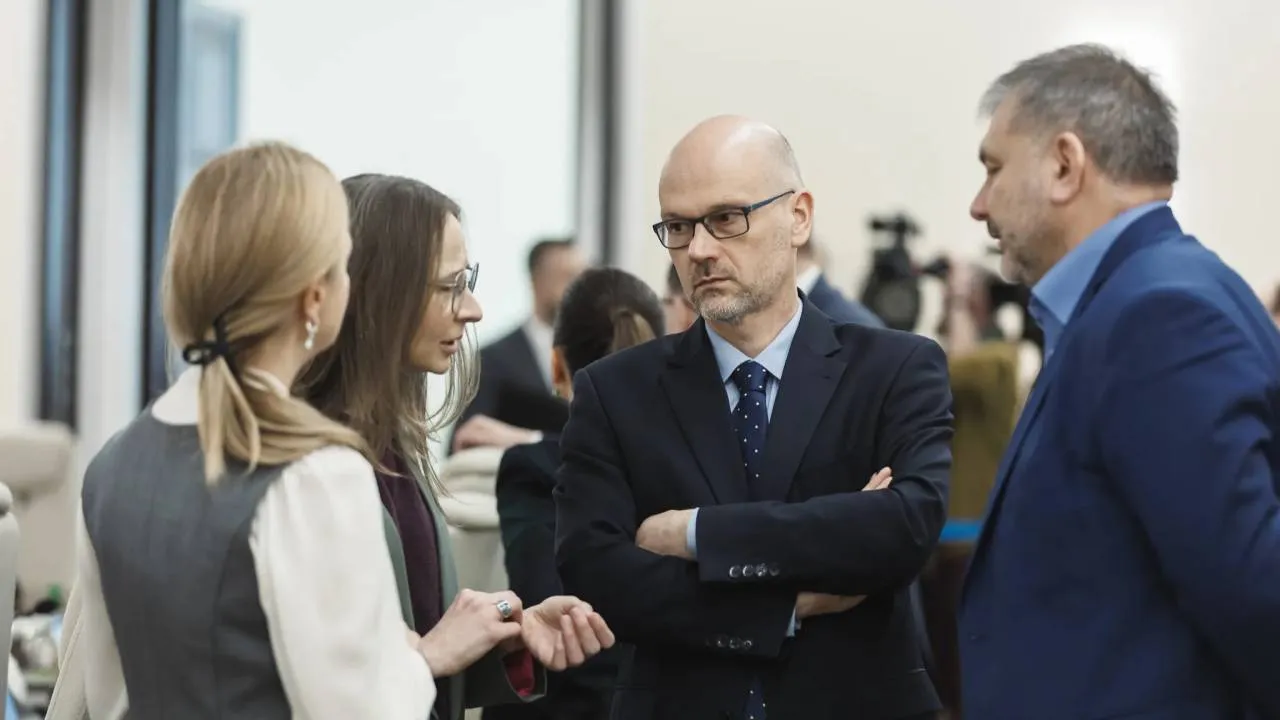 Koalicja szykuje Berkowi pseudoślubowanie. Desperackie próby wepchnięcia byłego ministra do TK