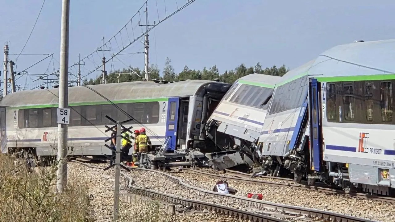 Ciężarówką wjechał w pędzący pociąg. Prokuratura wszczęła śledztwo