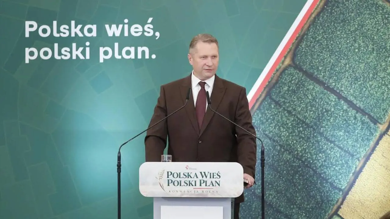 "Postawimy się Brukseli, jesteśmy gotowi na wojnę". Ważna zapowiedź Czarnka