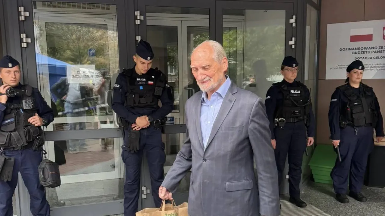 Akademia Wymiaru Sprawiedliwości jak twierdza. Nie pozwolono dostarczyć jedzenia i leków poseł Kurowskiej