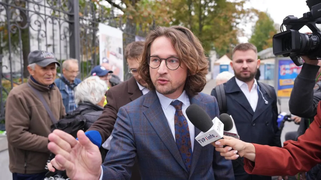 Sopiński chciał odebrać decyzję o odwołaniu. "Pan Żurek się schował"