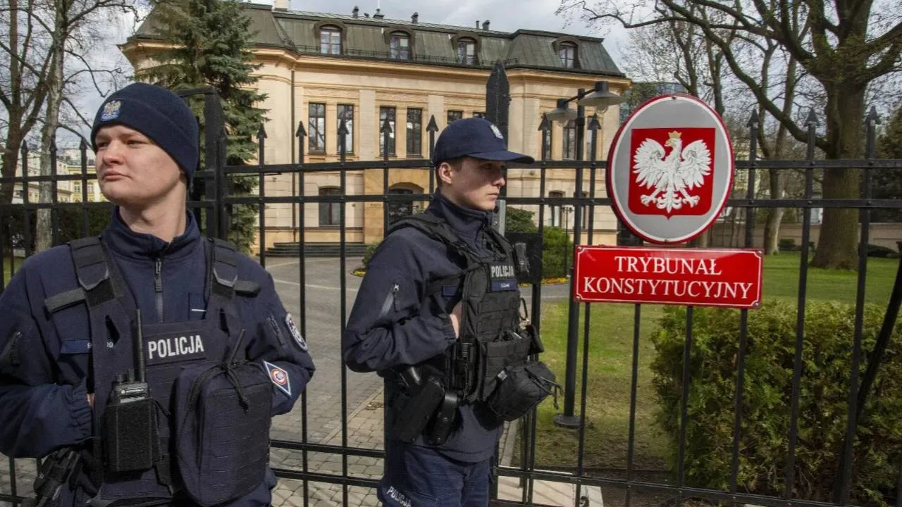 Policja wejdzie do Trybunału Konstytucyjnego? Polityk KO: „Nie należy wykluczać takiego rozwiązania”