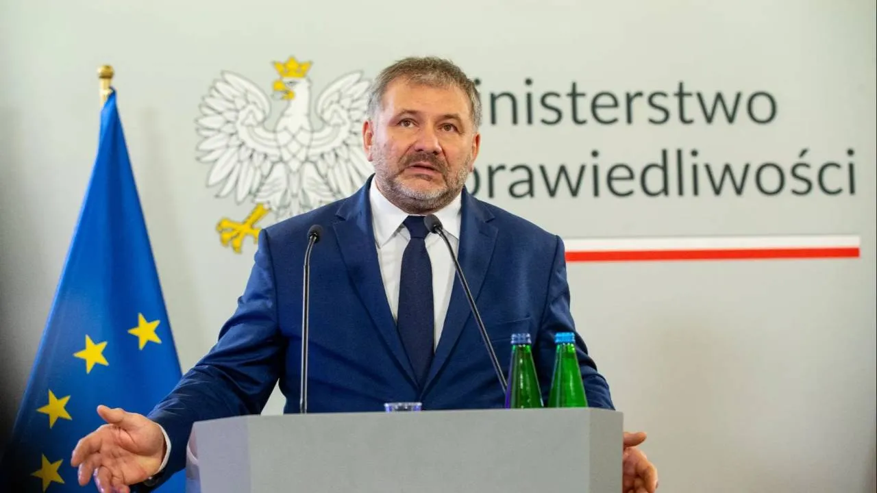"Brak elementarnej wiedzy". Prawnicy bezlitośnie o działaniach Żurka
