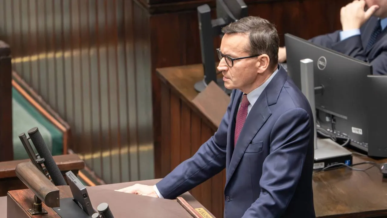 Co ukrywa Tusk? Morawiecki wzywa do odkrycia kart. "Czy wojsko jest już w stanie gotowości?"