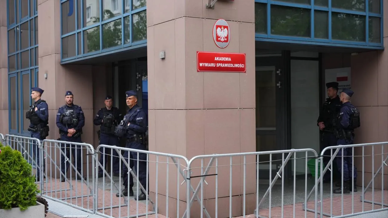 "Informacje Cudaka okazały się kłamstwem". Dr Sopiński: Poseł Kurowska nie otrzymuje wody ani pożywienia
