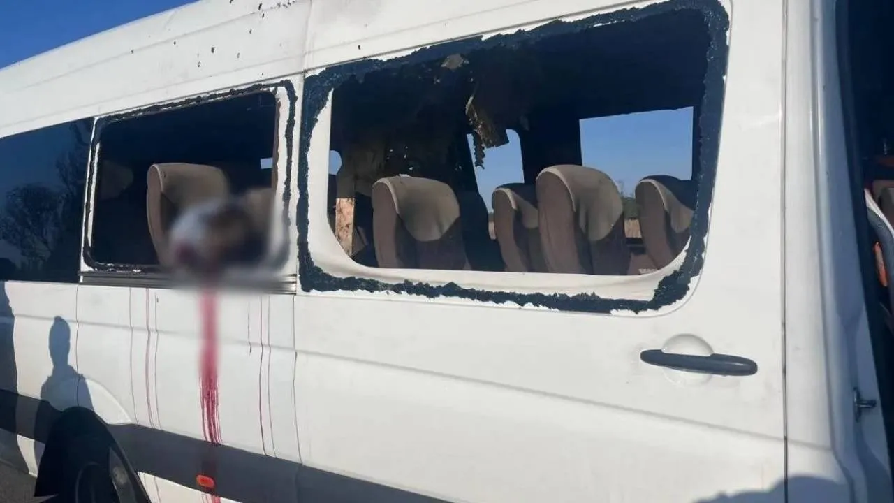 Rosjanie ostrzelali autobus. Nie żyje pięć osób