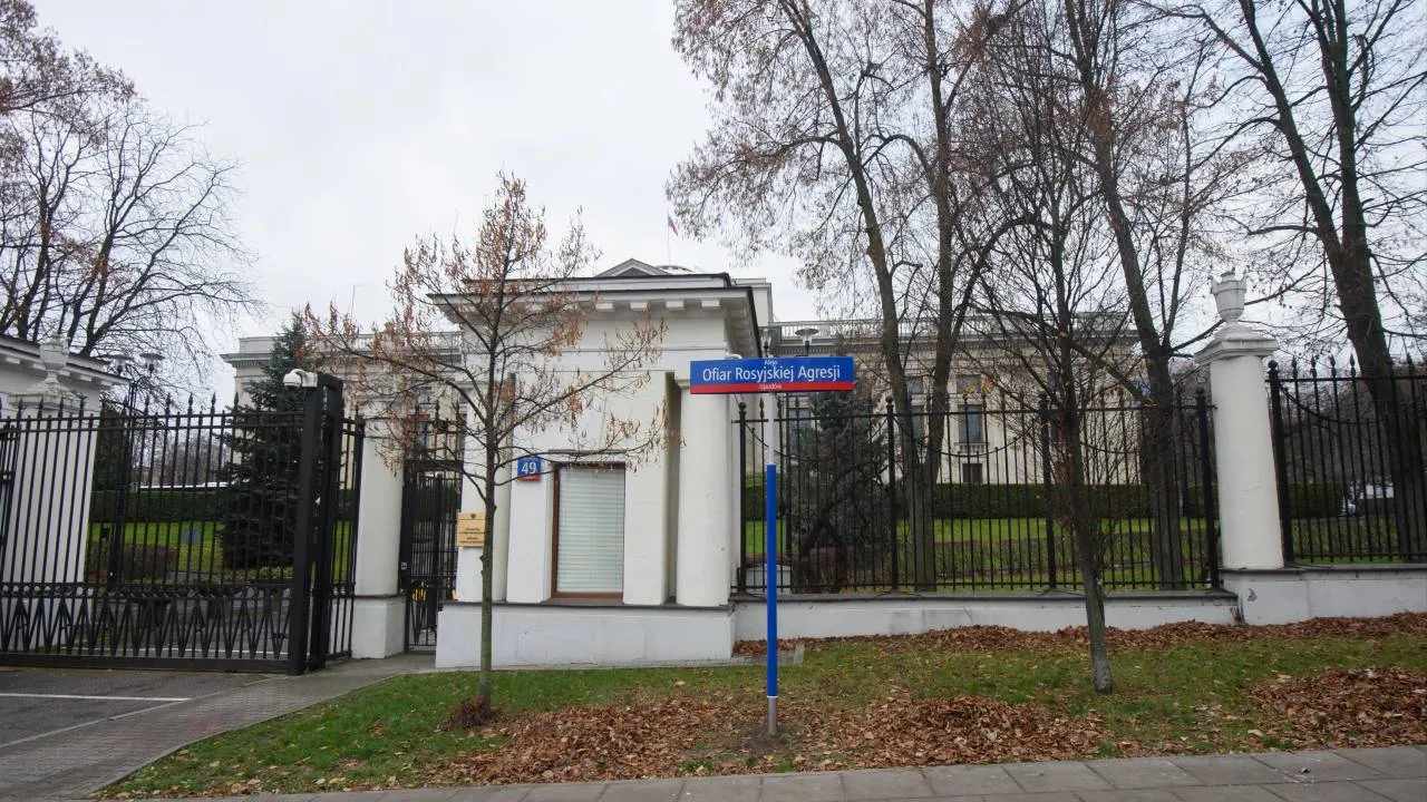 Wojewoda mazowiecki chciał zablokować protest pod rosyjską ambasadą. Poniósł porażkę w sądzie