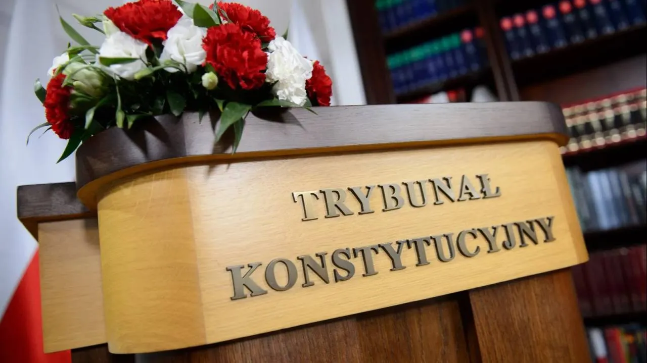 Piątek dniem bitwy o Trybunał Konstytucyjny. "Zapowiedzi koalicji rządzącej są testowaniem obywateli"