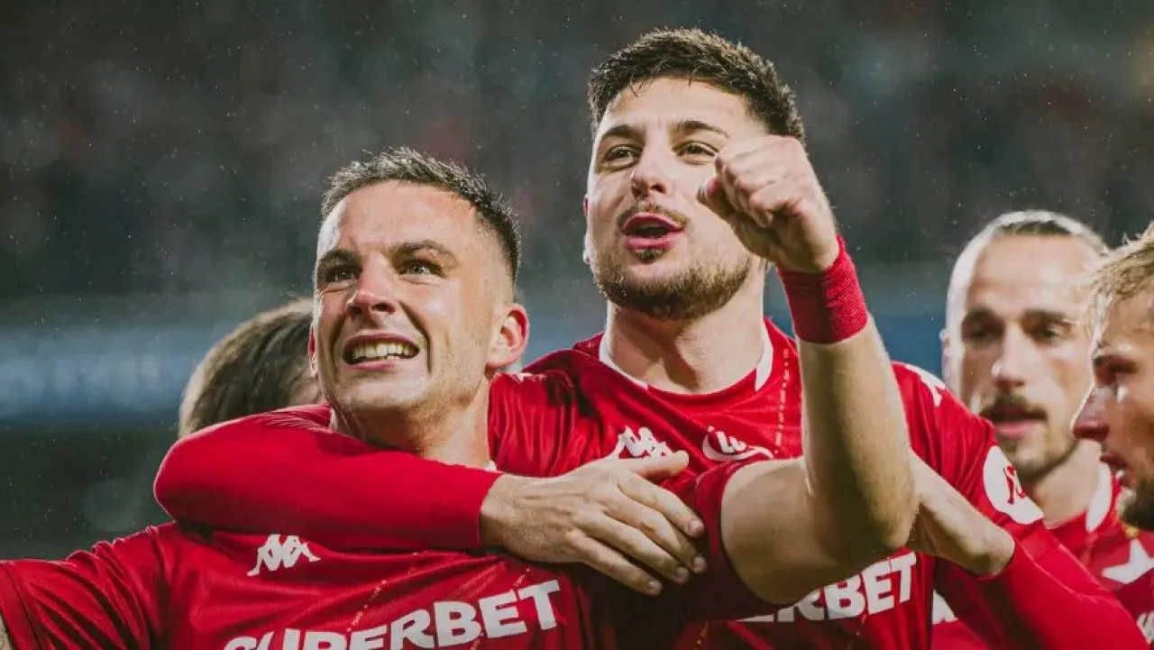 Gol w ostatniej akcji! Wisła Kraków goni lidera Ekstraklasy [WIDEO]
