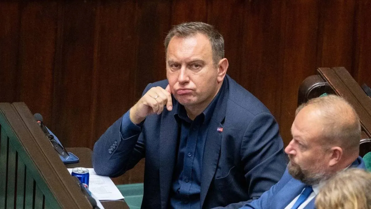 Poseł Nowej Lewicy zwietrzył spisek przy sondażu. Zaliczył wielką wpadkę