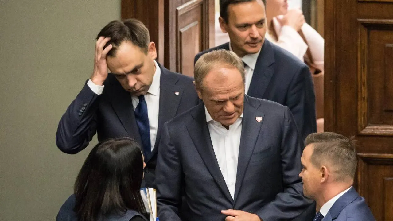 Agencja Moody's obniżyła rating Polski. "Eksperci Tuska bankrutują finanse"