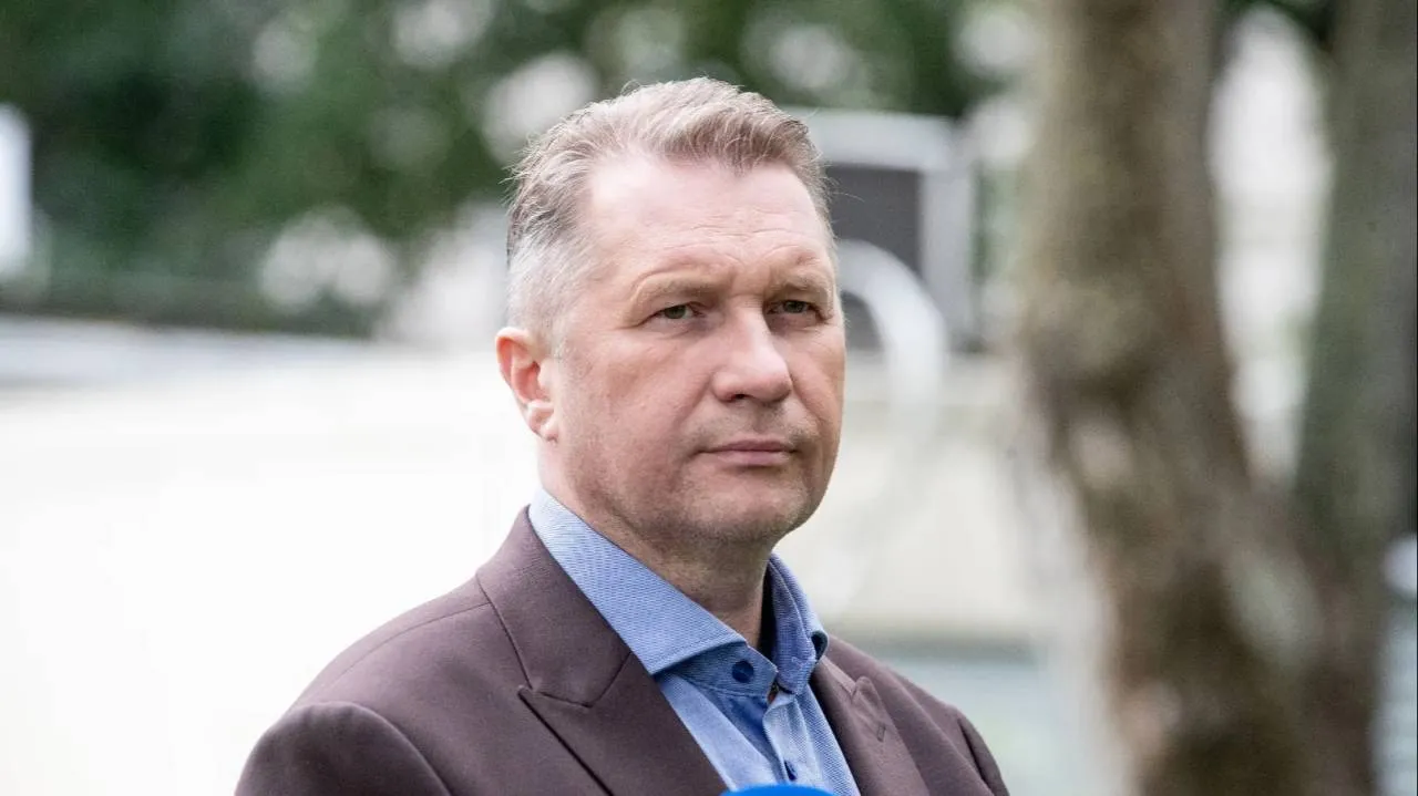 „Po raz pierwszy od 24 lat”. Rating Polski obniżony - Czarnek chce wyjaśnień od ministra Domańskiego