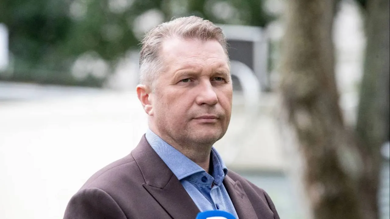 Czarnek nie kryje oburzenia po decyzji Domańskiego. "Nie próbujcie robić tego tylnymi drzwiami"