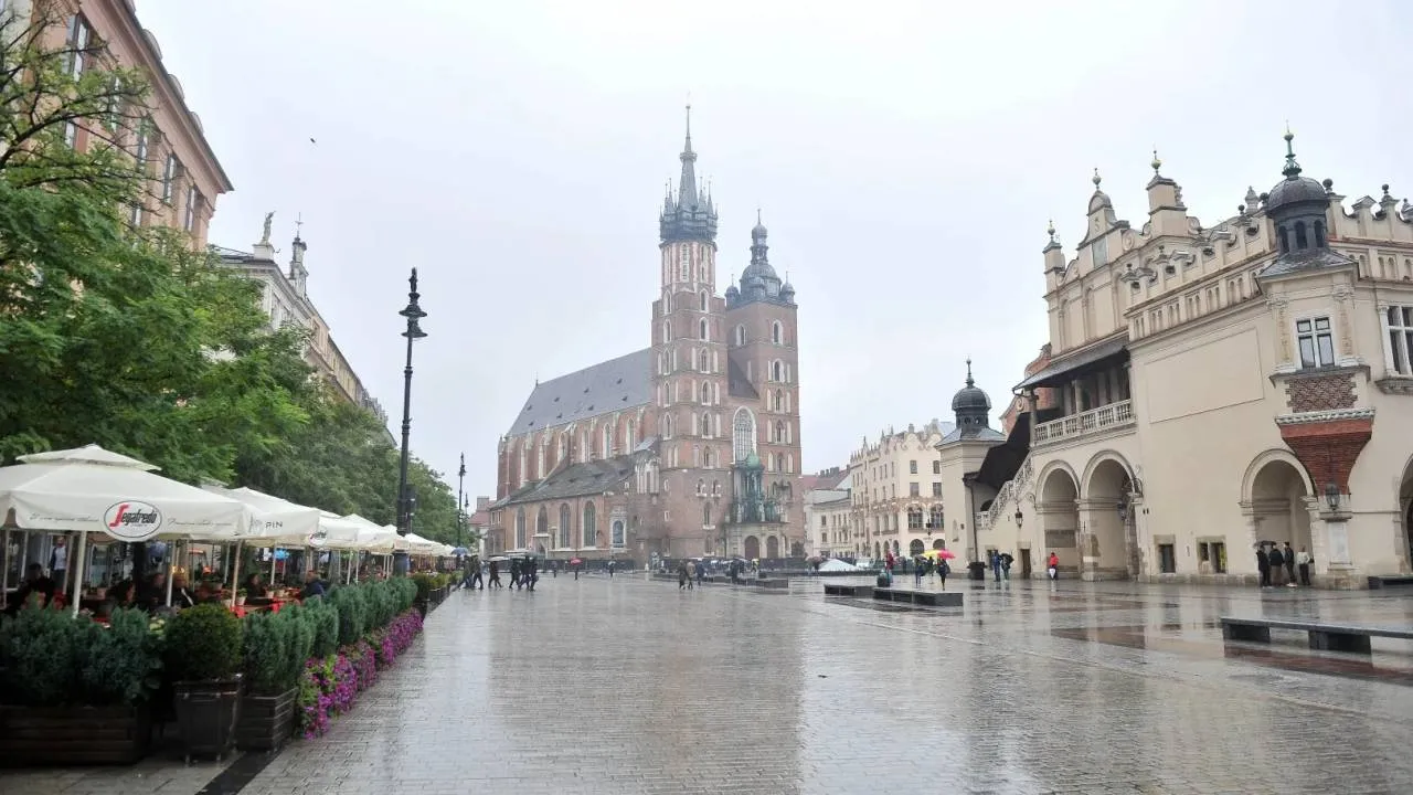 Gibała na pierwszym miejscu, Drewnicki ze wzrostem poparcia. Nowy sondaż z Krakowa
