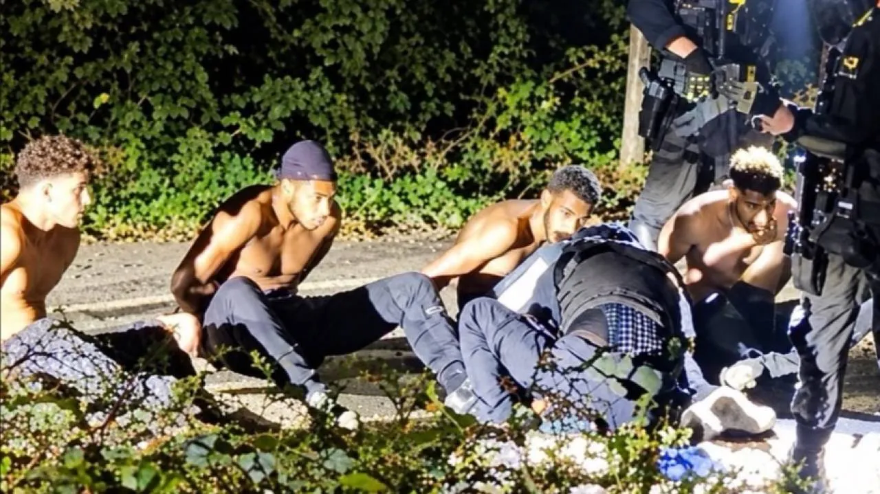 Nocna ewakuacja. Terroryści chcieli uderzyć w bazę, z której korzystają wojska USA. Trump zabrał głos