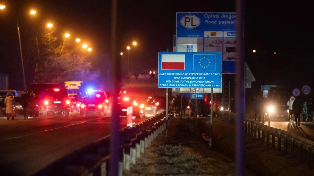 Rosyjski dron uderzył tuż obok polskiej granicy. Ewakuowano przejścia w Dorohusku i Zosinie