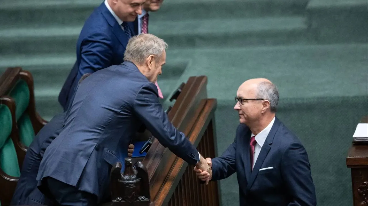 Polityk Konfederacji o planie Tuska. „Chce odbierać głosy Czarzastemu”