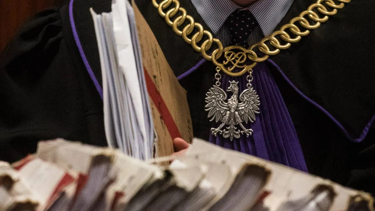 Wjechał z impetem w trzyosobową rodzinę i zabił dwie osoby. 26-latek usłyszał wyrok
