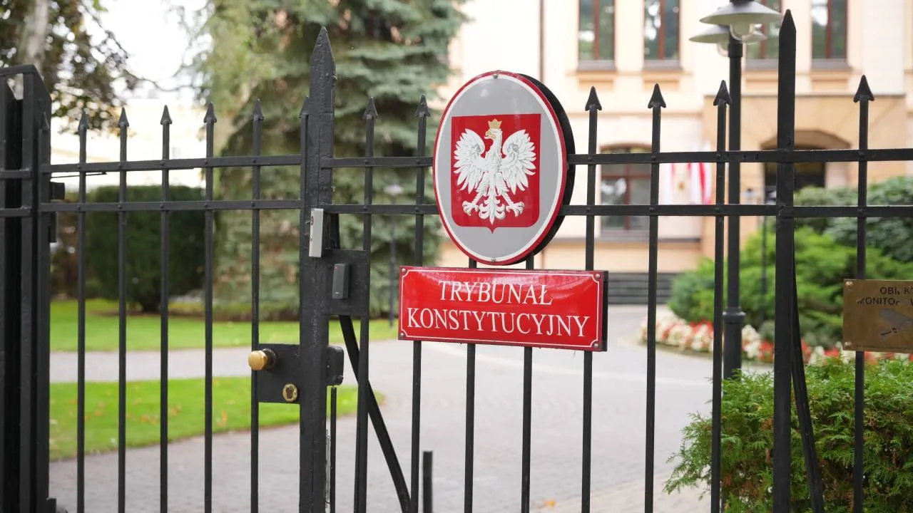 Policja schwyta prezesa TK? "Bez zamachu stanu nie da się tego przeprowadzić"