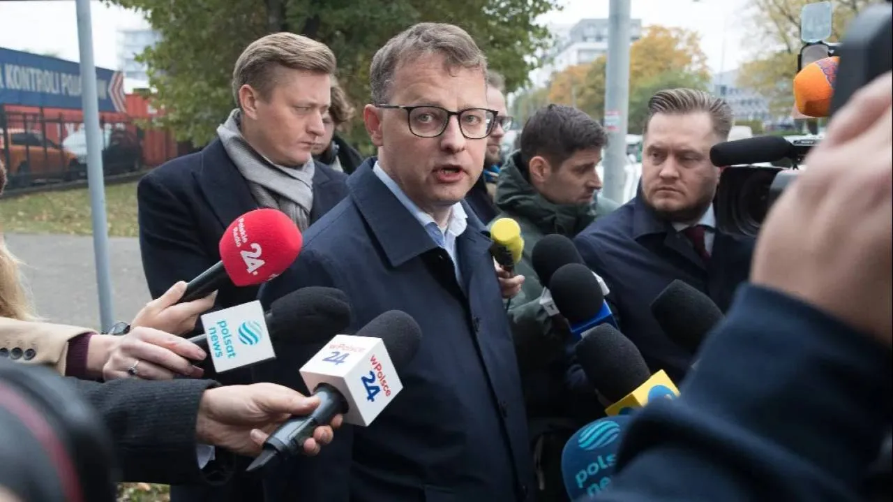 Jacek Sasin nie ma wątpliwości. "Marcin Romanowski wróci do kraju"
