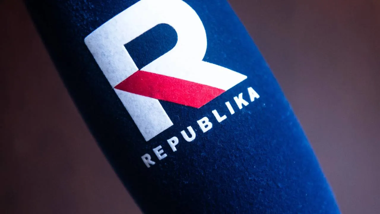 TV Republika znów rozgromiła konkurencję. Stacja była liderem oglądalności przez cały miesiąc