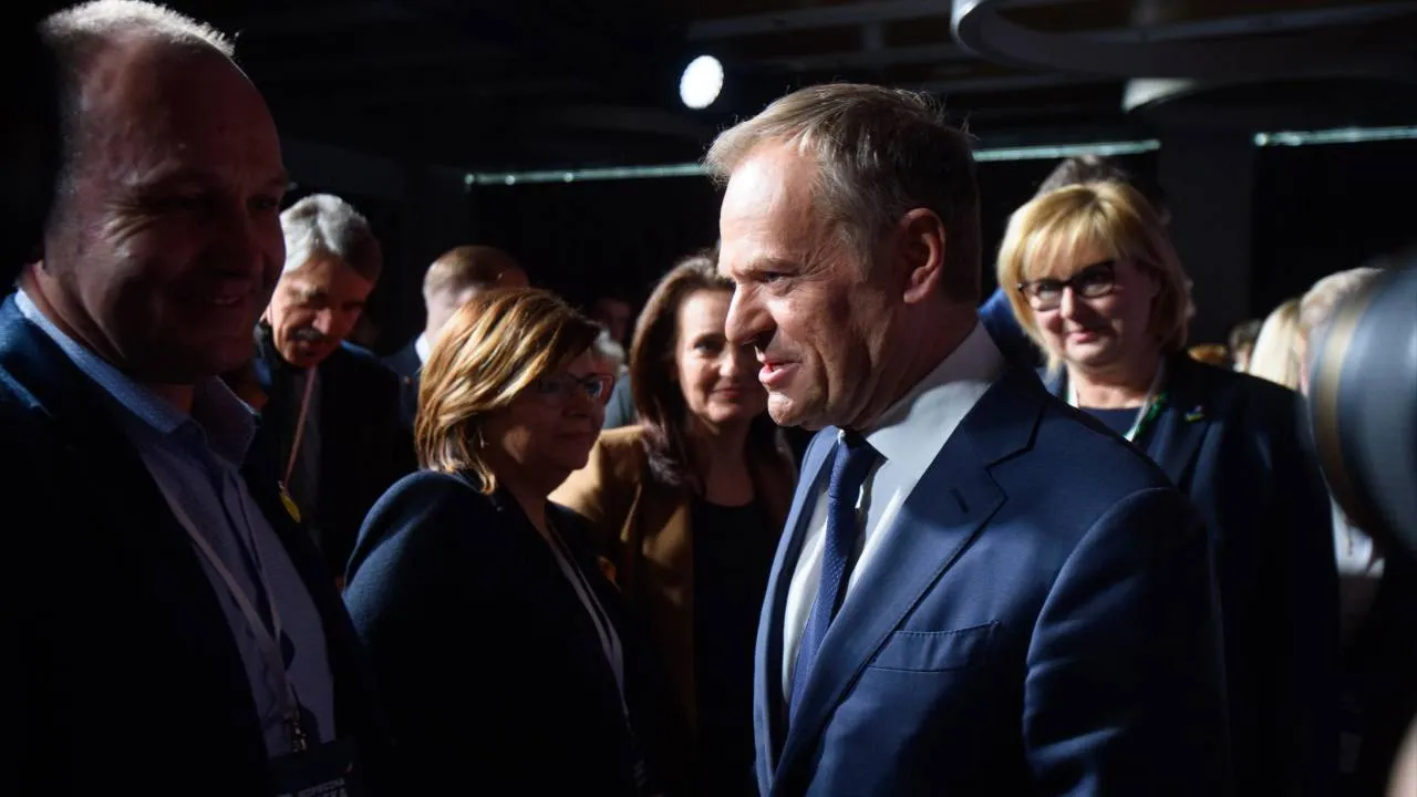 Kolejka dla zwykłych pacjentów, VIP-ścieżka dla swoich? NFZ potwierdził nieprawidłowości