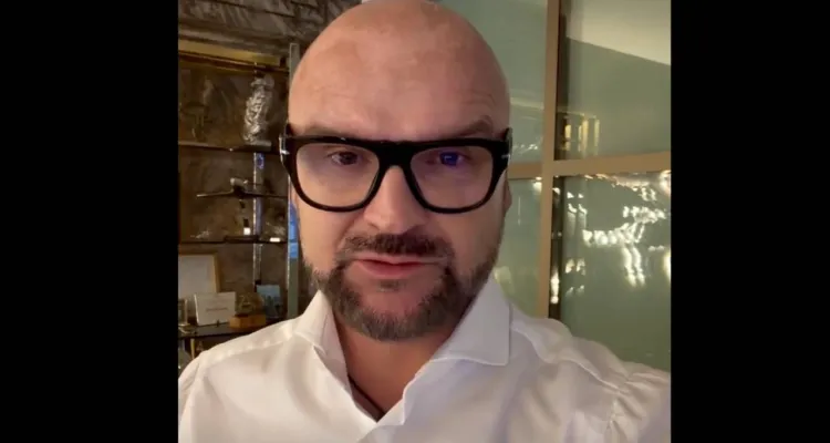 "Ponownie "uśmiercana" moja żona. Skur…stwo!". Brzoska na wojnie z gigantami technologicznymi