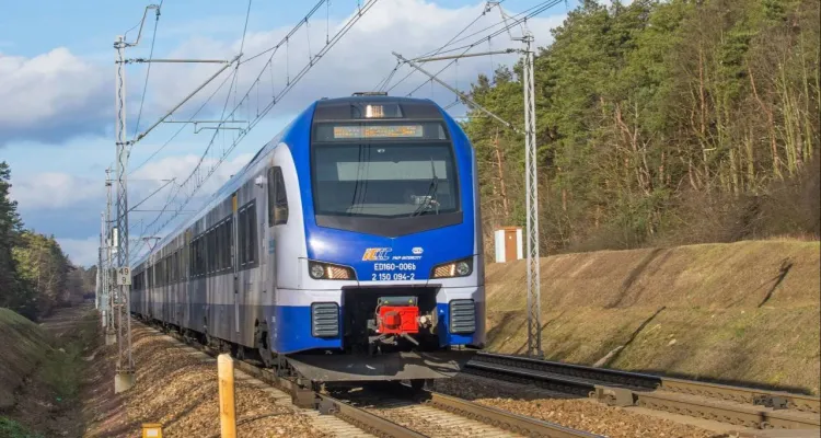 Chwile grozy na torach. Maszynista zatrzymał pociąg Intercity tuż przed przeszkodą