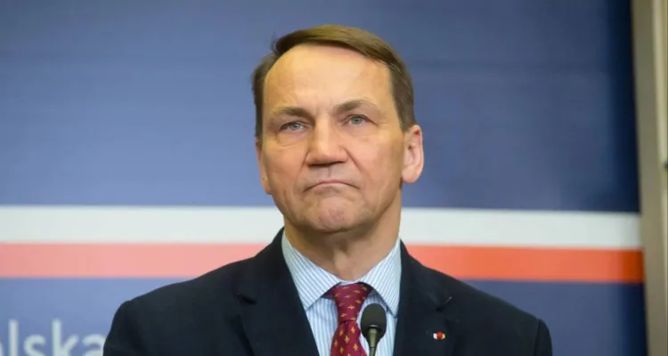 Przydacz odpowiada Sikorskiemu. „Lans na trawniku się nie liczy”