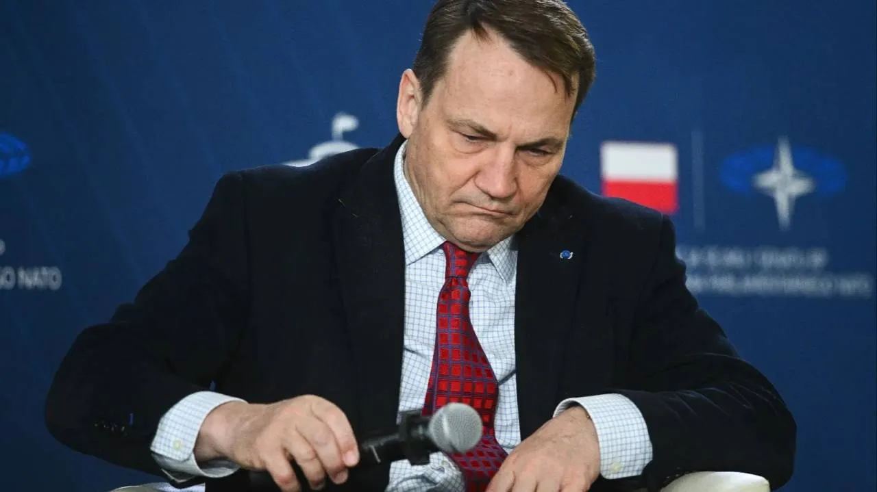 Tajemniczy upadek dyplomaty z 3. piętra. MSZ samo „zbadało” sprawę. Bez śledztwa prokuratury i służb