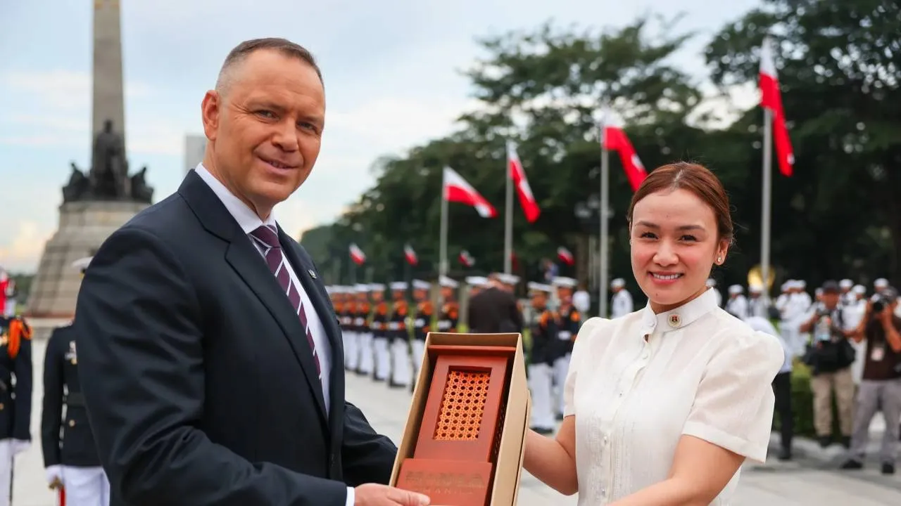 Prezydent Nawrocki na Filipinach. Za głową państwa ważne rozmowy. ZOBACZ ZDJĘCIA