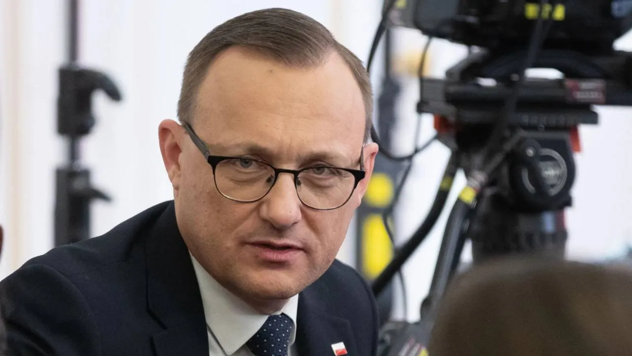 Leśkiewicz krytykuje Tuska po tragediach w szkołach. „To wywołuje panikę wśród rodziców”