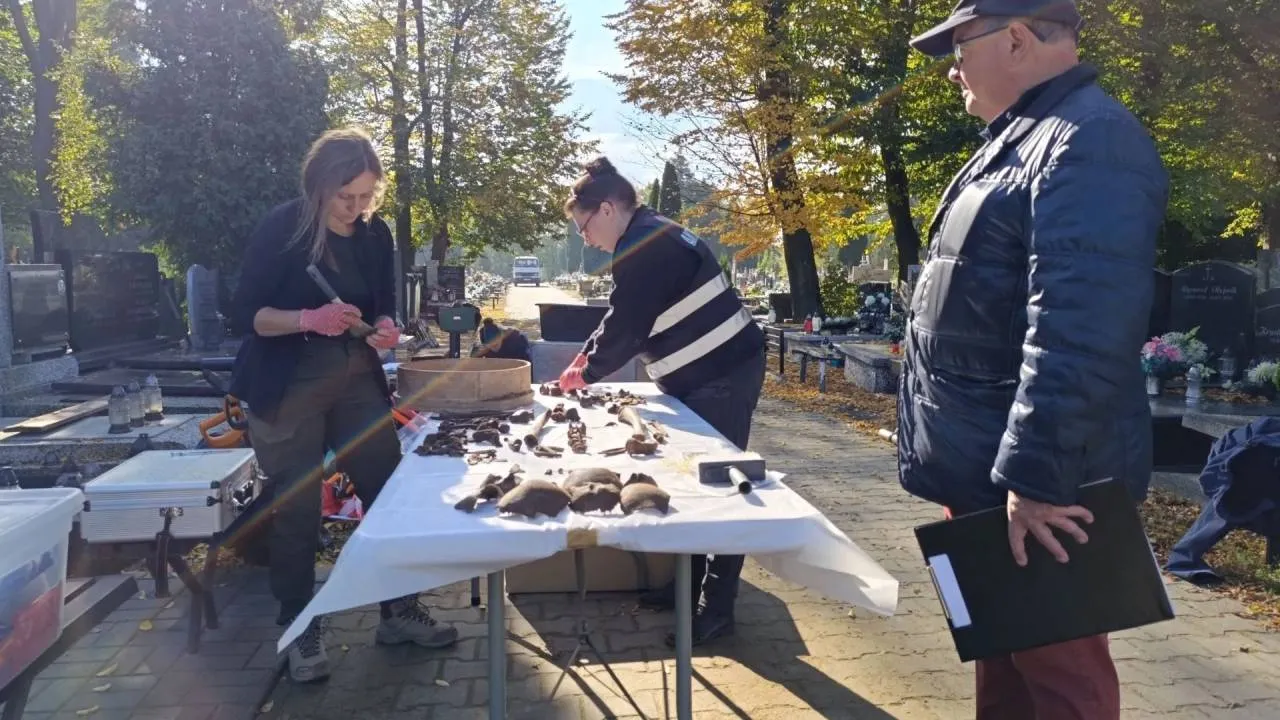 Odnaleziono szczątki czterech chłopców zamordowanych przez Niemców