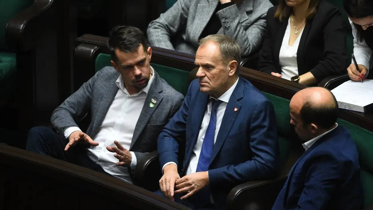 Internauci bezlitośni dla Kołodziejczaka. Padają pytania do Tuska. "Piekło kobiet już u was jest"