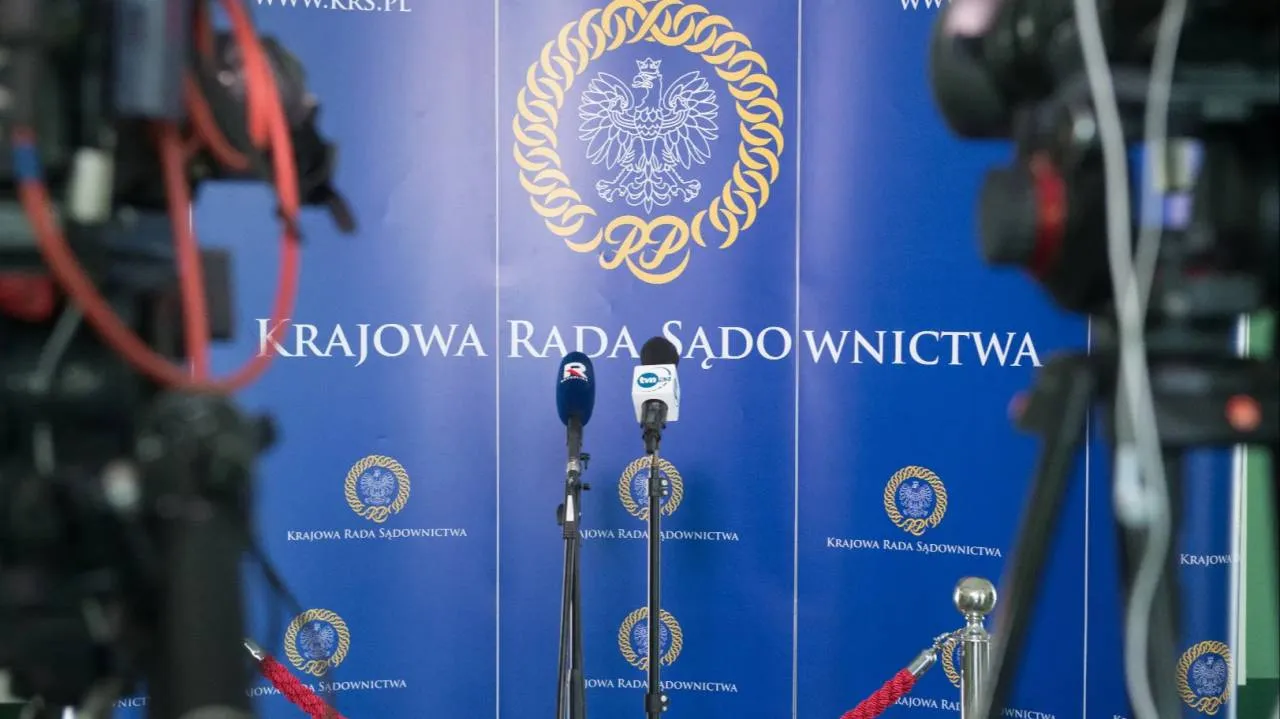 Jak na co dzień orzekają sędziowie z KRS? Sprawdziliśmy we wszystkich sądach – nie brak niespodzianek