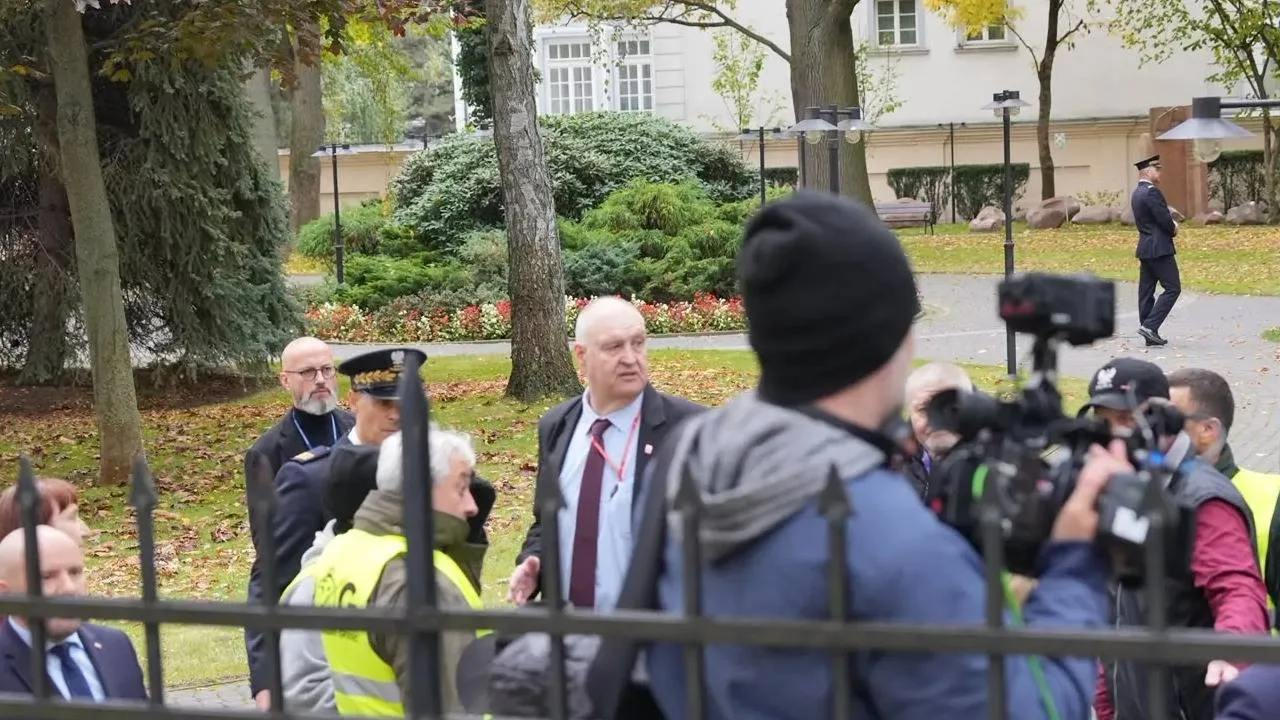 „To zaczyna wyglądać jak system autorytarny”. Mocne komentarze prawnicze o sytuacji wokół Trybunału
