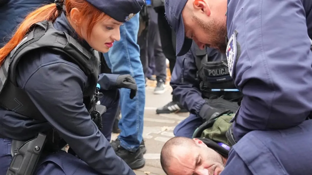 Atak służb Tuska i Kierwińskiego. Siłą próbują przejąć Trybunał Konstytucyjny