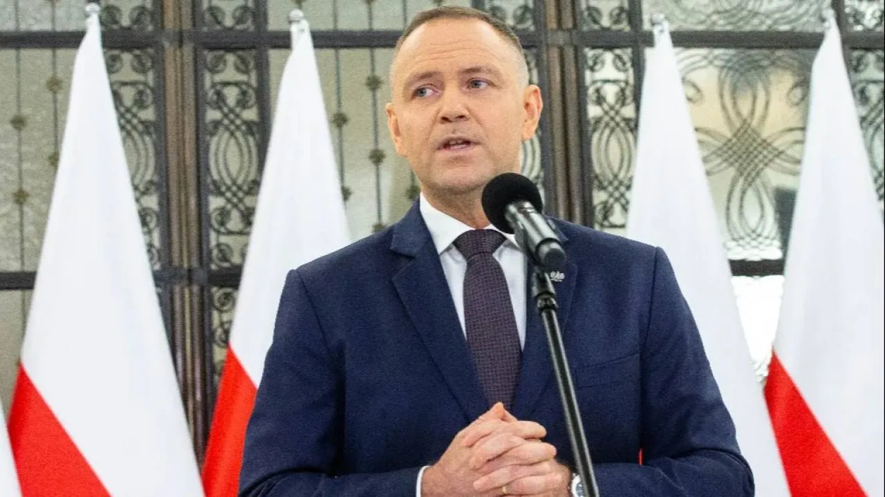 Szturm na Trybunał Konstytucyjny. Prezydent odwołuje wizytę na Słowenii