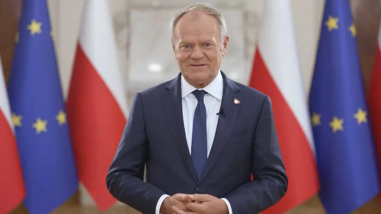 Dantejskie sceny pod Trybunałem Konstytucyjnym. Tusk otwarcie: Nie cofniemy się [WIDEO]