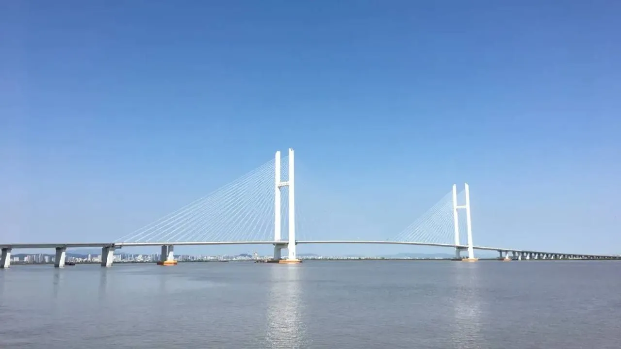 Nowy most "przyjaźni" połączył Chiny i Koreę Północną