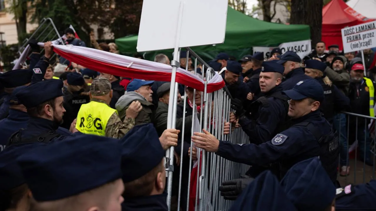 Policja usunie całe miasteczko namiotowe sprzed TK? Szef Komendy Głównej zabrał głos