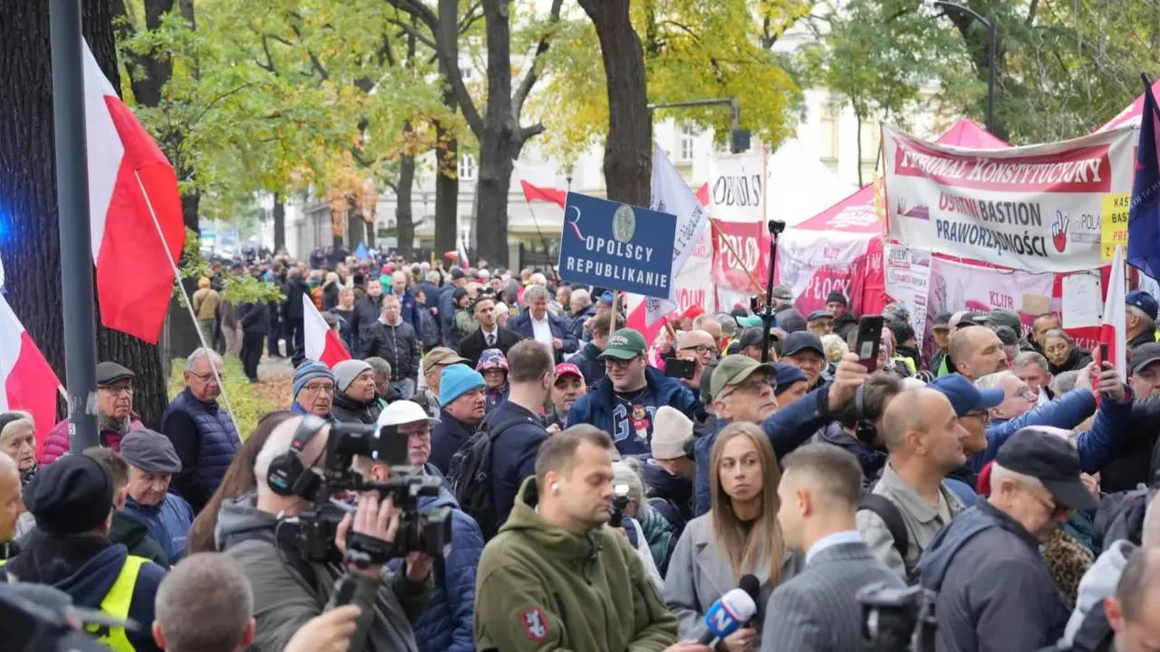 Polonia Amerykańska wspiera protestujących pod Trybunałem! "Dziękujemy wam!"