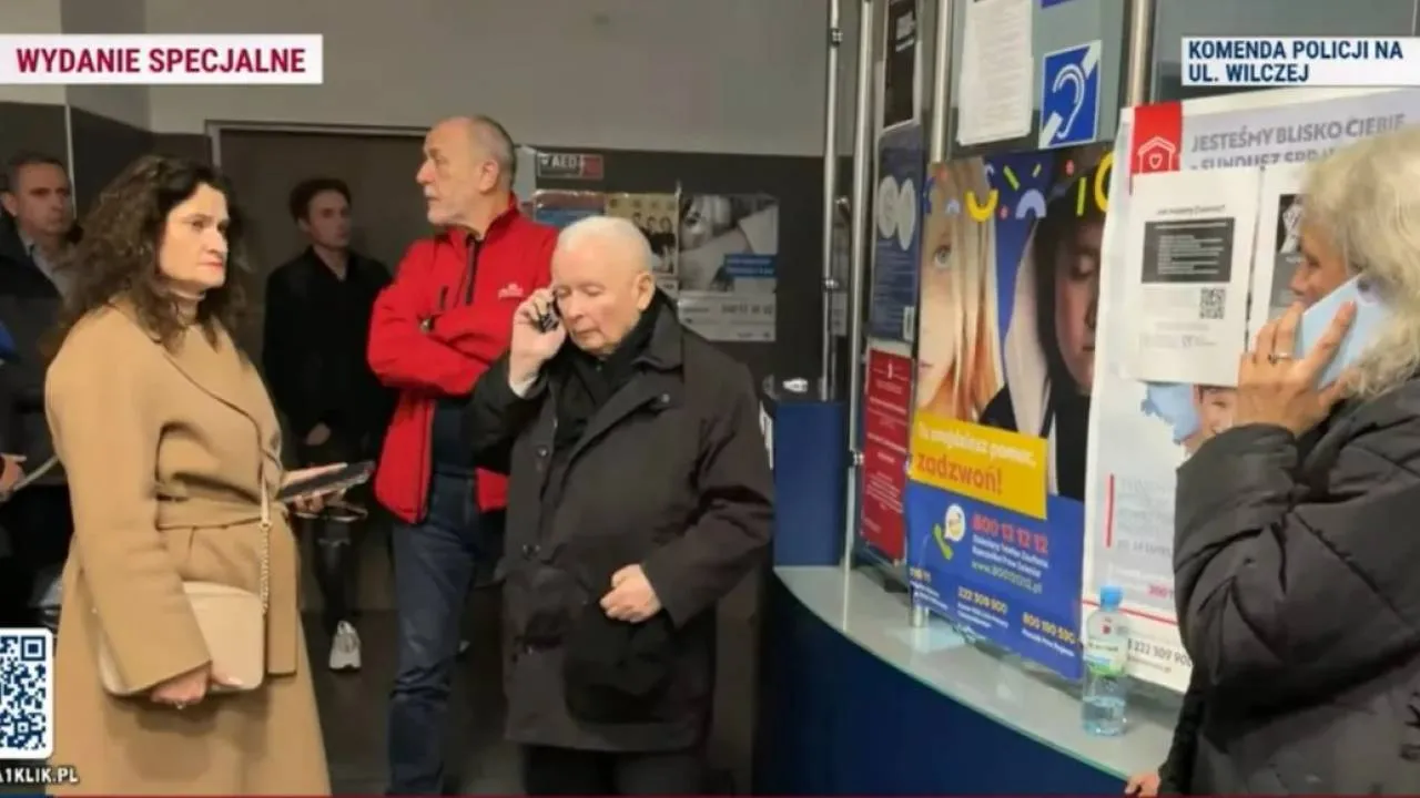 Brutalne zatrzymanie w biurze Borowskiego. Prezes PiS interweniuje w komendzie